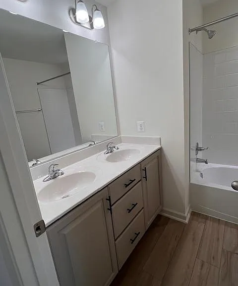 119 Clifton Mnr — Photo 15