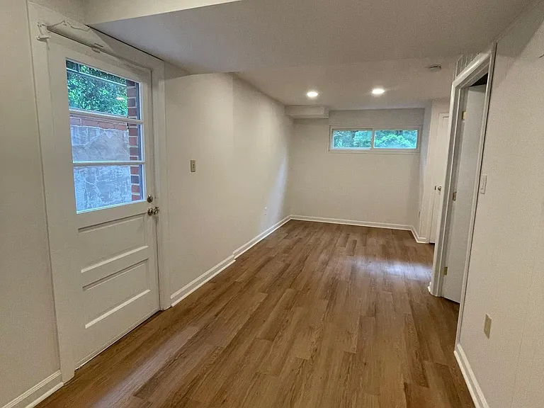 112 Claybrook Dr — Photo 40