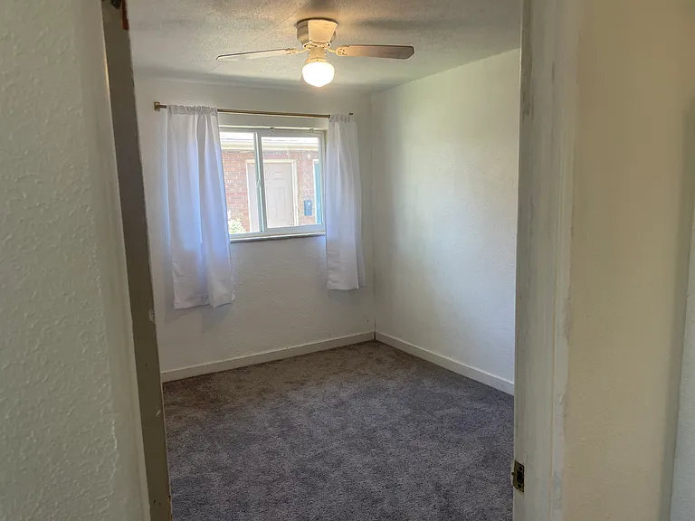 1420 Clinton St — Photo 8