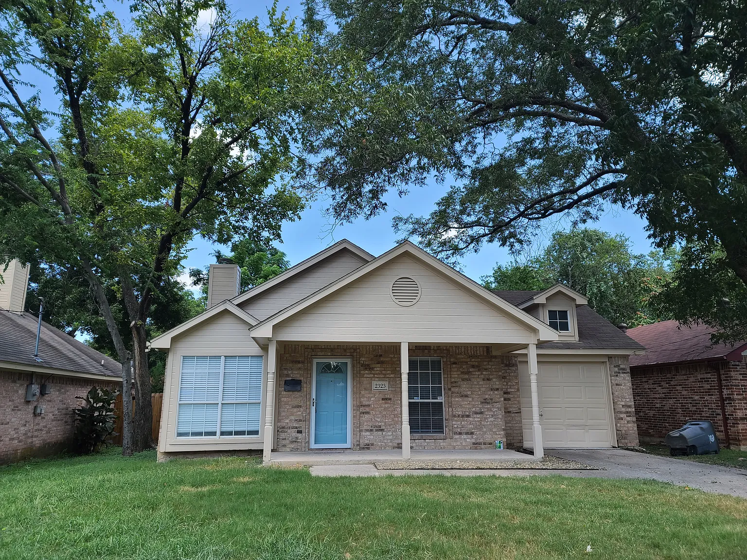 Adorable 3 bed 2 bath 1 car garage home! — Photo 2