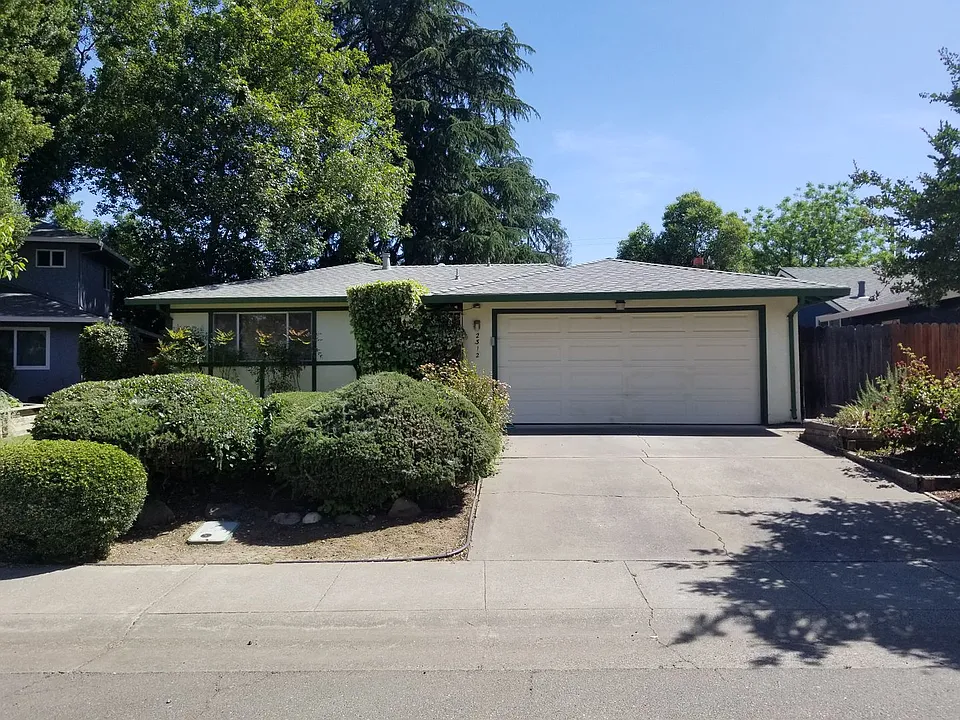 2312 Temple Dr