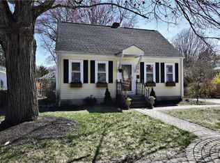 10 Winthrop St, Riverside, RI 02915