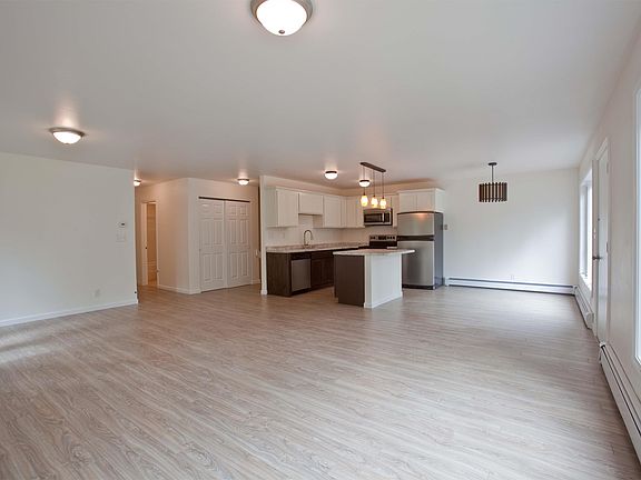 4th image of 1078 Vincent Ct