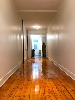 Rented by Capri Jet Realty Corp | media 5