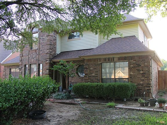 4th image of 2428 Heatherdale Dr