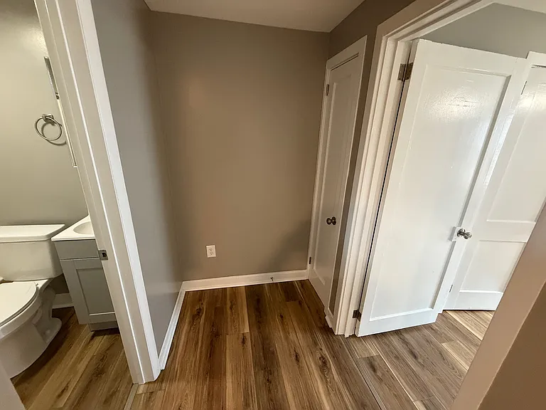 210 Hill St — Photo 11