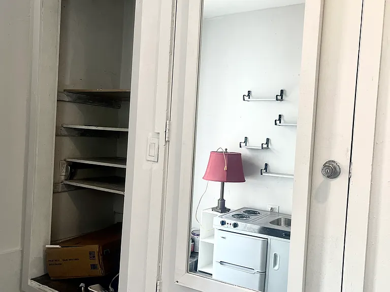 2366 Nichols Canyon Rd #2 — Photo 21