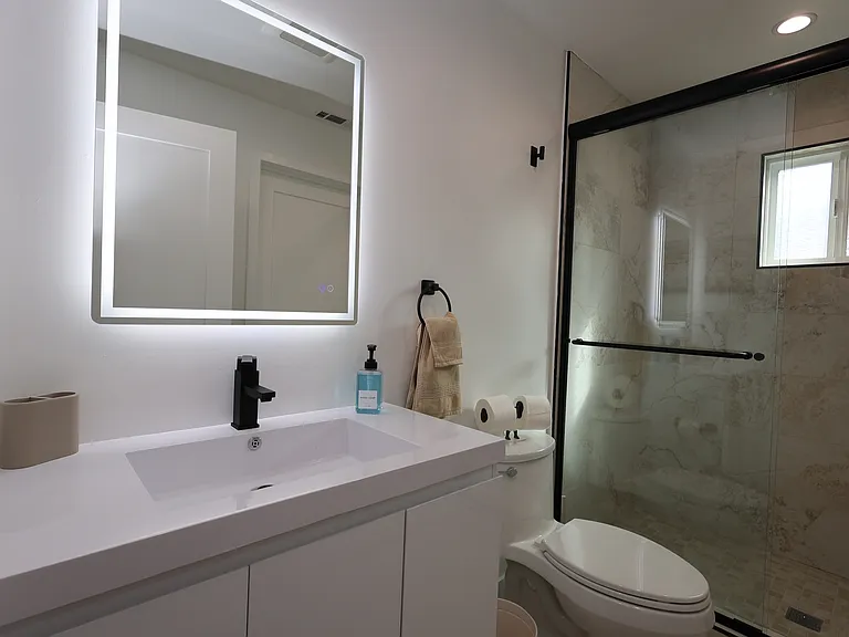 6825 Ranchito Ave — Photo 20