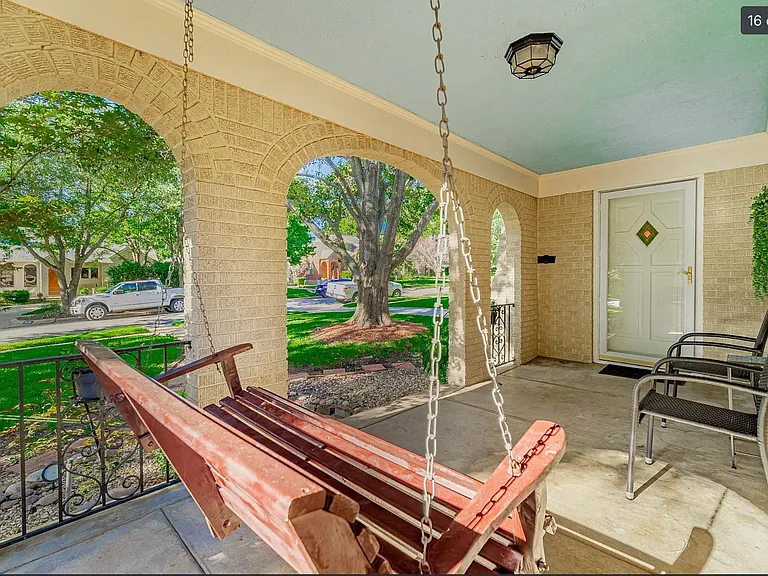915 Stewart Dr — Photo 3