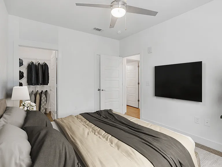 The Darby Apartments — Photo 42
