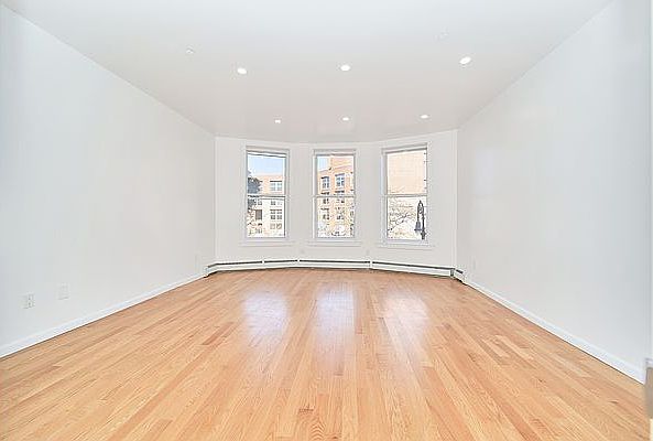 1st image of 470 W 145th St #1