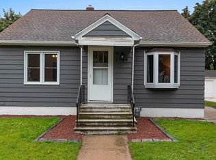 1584 Cedar St, Green Bay, WI 54302