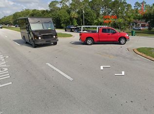 4371 Pine Ridge Rd, Naples, FL 34119