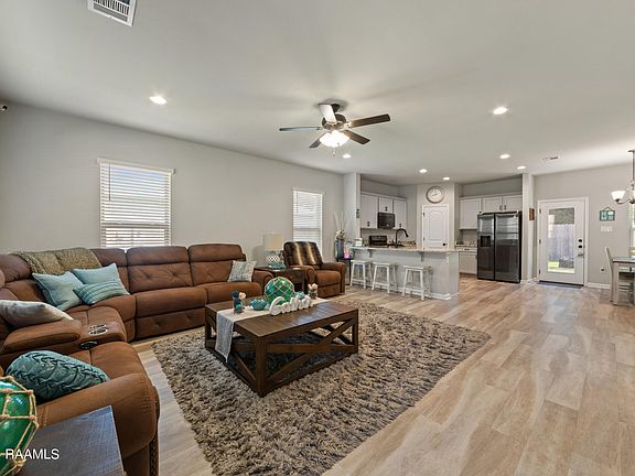4th image of 407 Berg Ct