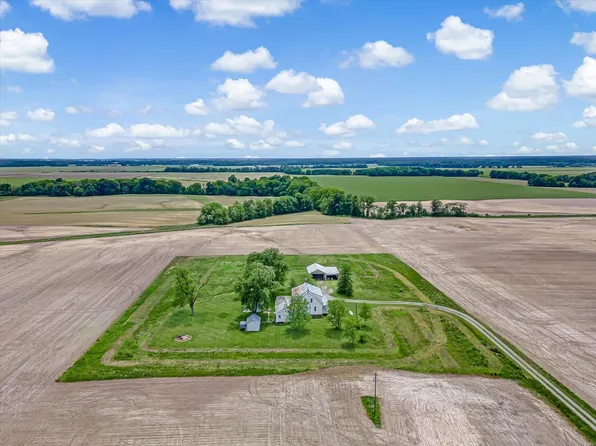 11310 State Route 15, Nashville, IL 62263