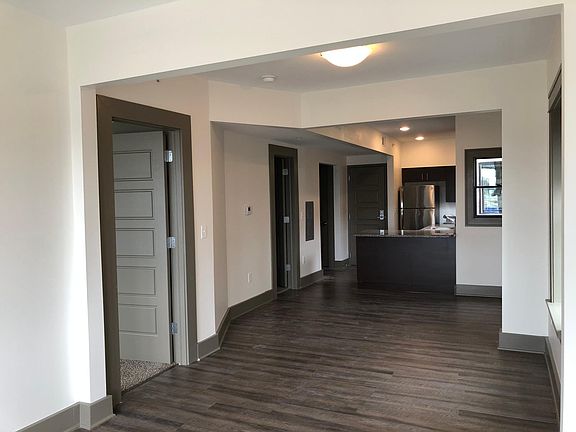 2nd image of 616 Niagara St #302