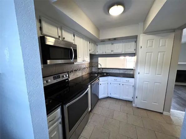 3635 Garden Brook Dr APT 20400, Farmers Branch, TX 75234