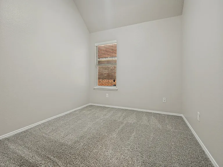 5051 Showdown Ln — Photo 6