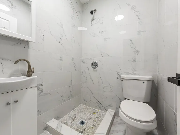 815 Willoughby Ave #7 — Photo 6