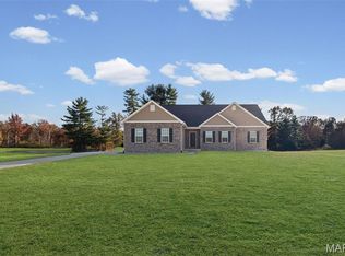 11628 Osanna Ln, Marine, IL 62061