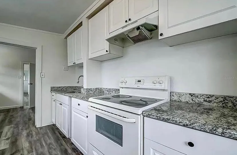 3 bed, 1200 sqft, $1,895 — Photo 3
