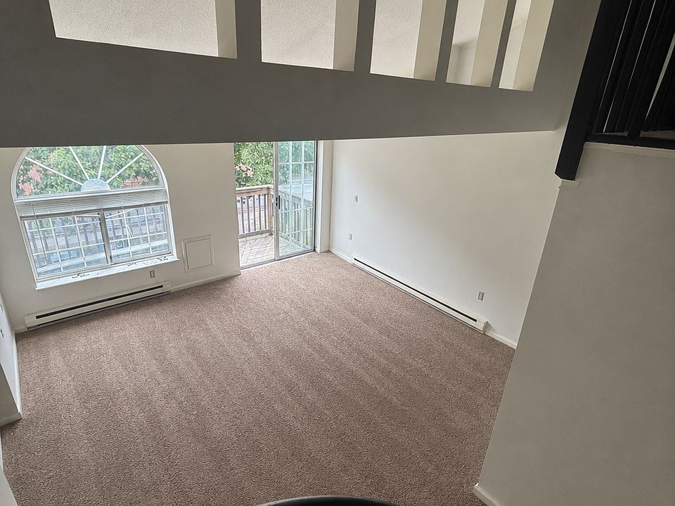 1st image of 10 Agney Ave APT 3A