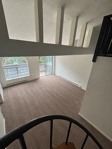 10 Agney Ave Photo 1