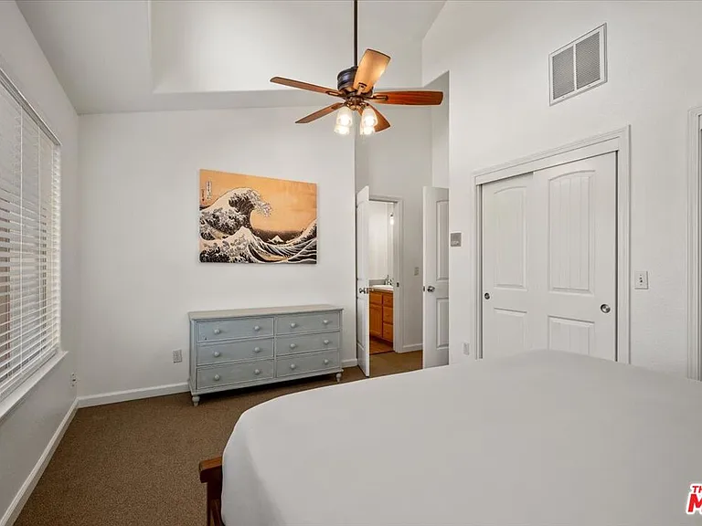 220 Hans Pl — Photo 32