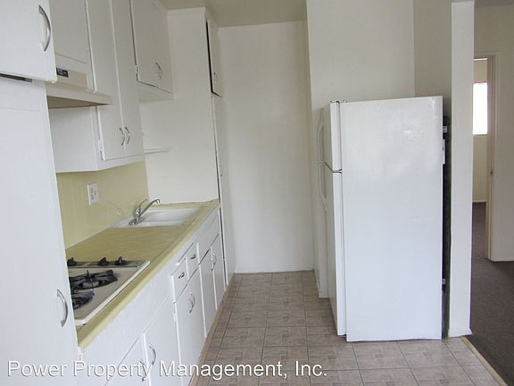 4th image of 11736 S Vermont Ave APT 8