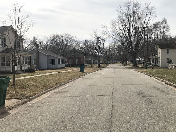 5th image of 305 Michigan Ave