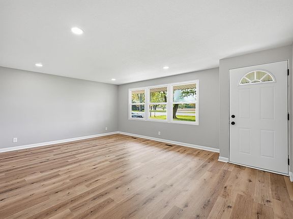 4th image of 1105 W Main St