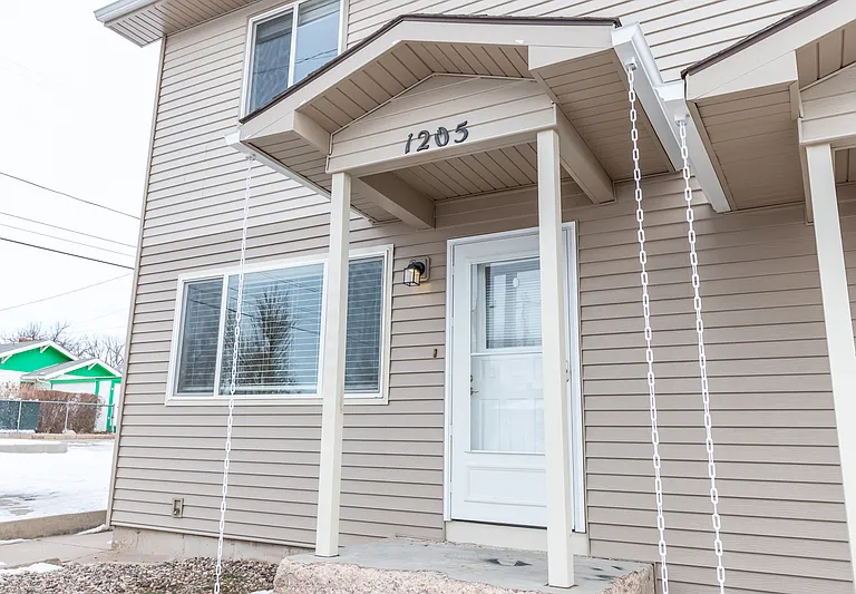 1205 Crook Ave #1 — Photo 2
