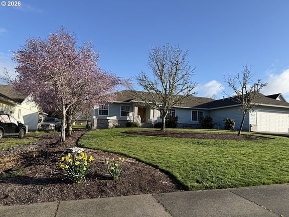 5th image of 210 Palomino Ave