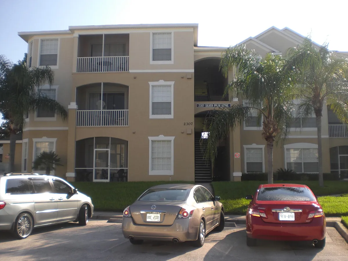 Building Photo - 2307 Silver Palm Dr #301