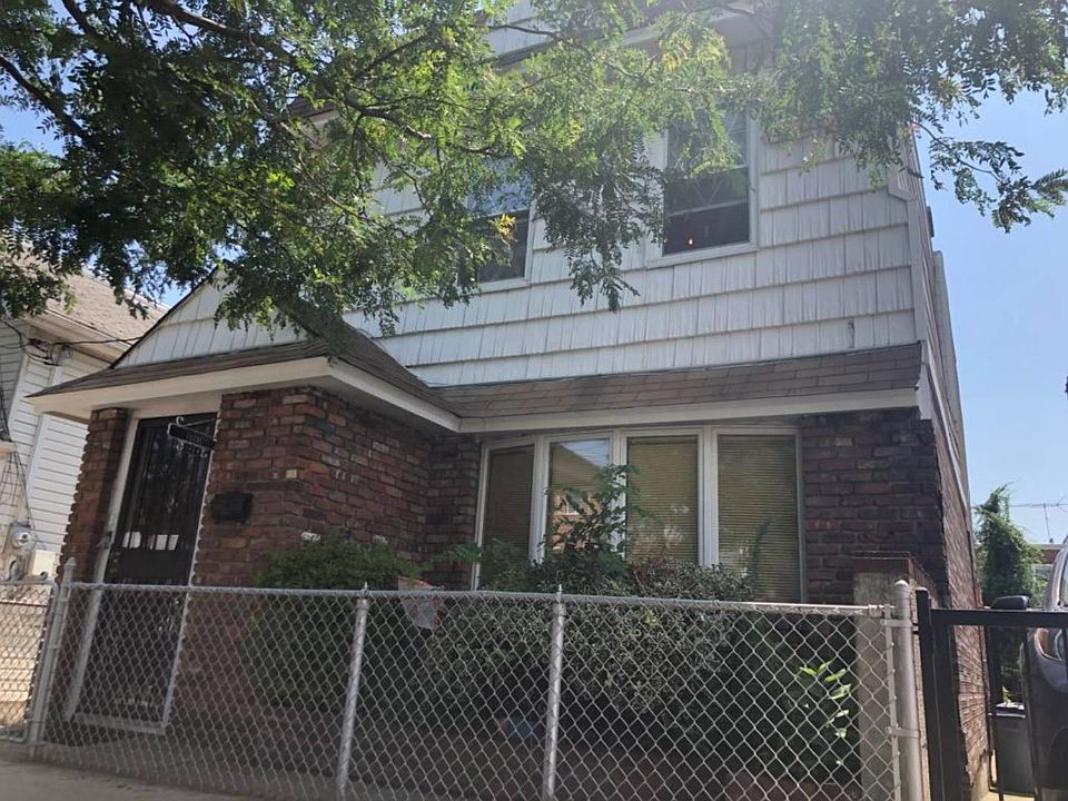 1st image of 1464 E 94th St