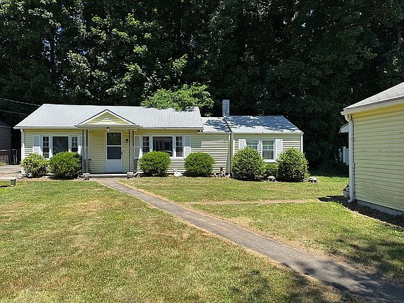 2nd image of 72 Nichols Ave
