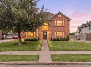 14018 Ragus Lake Dr, Sugar Land, TX 77498