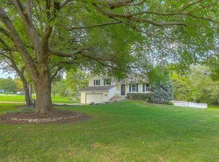 19705 Rosewood Dr, Stilwell, KS 66085