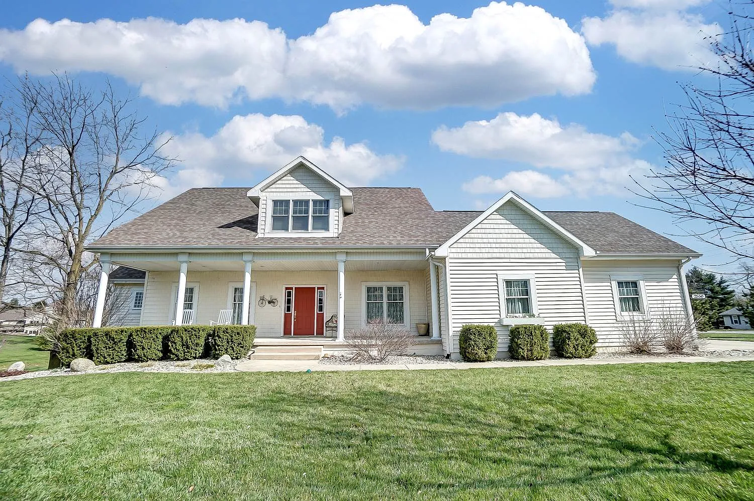 2550 S Paxton Dr photo 1
