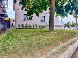 952 Scarlett Rd #2, Toronto, ON M9P2V7