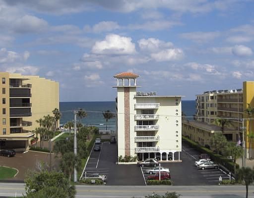 Features ocean views from all rooms.