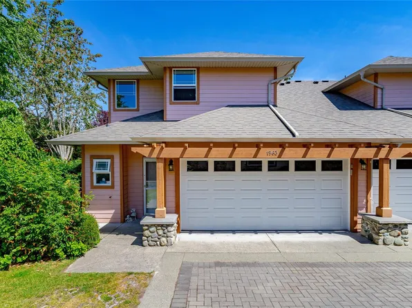 1963 Polo Park Ct, Central Saanich, BC V8M 2K1