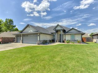 20629 Twisted Oak Rd, Harrah, OK 73045