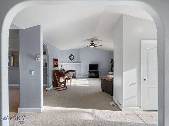 3rd image of 60 Clinton Ln