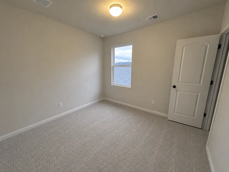 Upstairs Bedroom #5