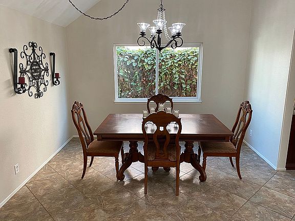 3rd image of 4014 Berwick Ct