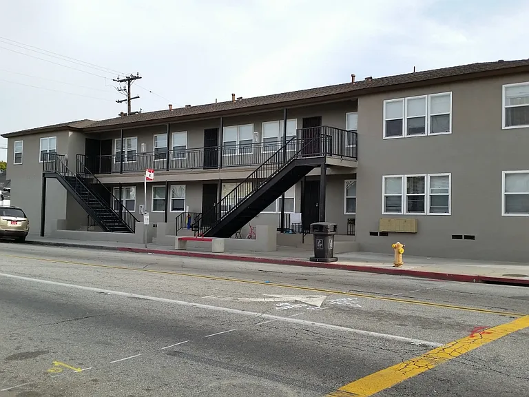 938 Temple Ave #1 — Photo 32