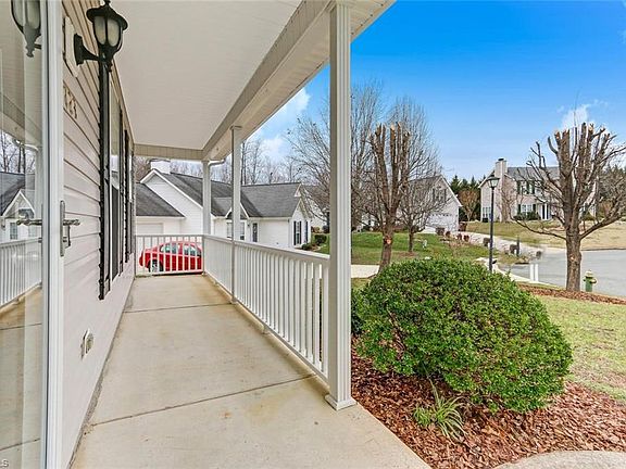 3rd image of 1723 Traywick Ct