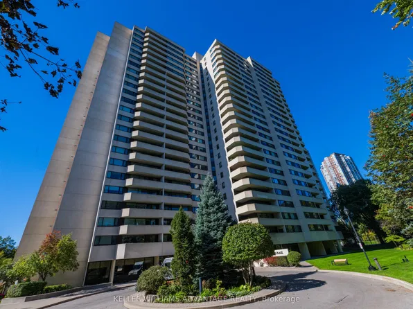 75 Wynford Heights Cres #302, Toronto, ON M3C 3H9