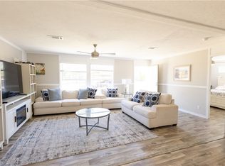 100 Tanglewood Ln, Somerville, TX 77879